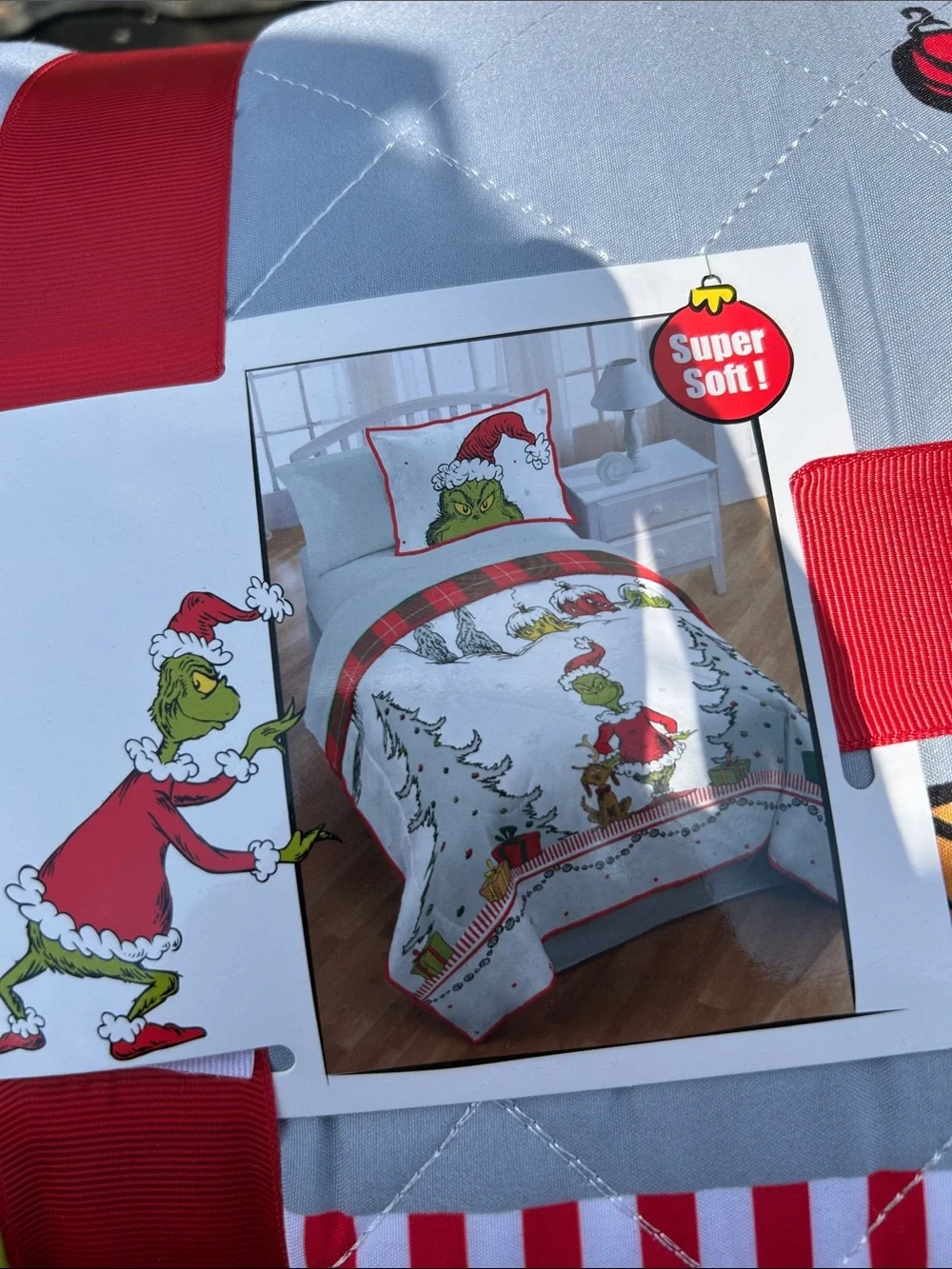 The Grinch Quilt & Shams Set